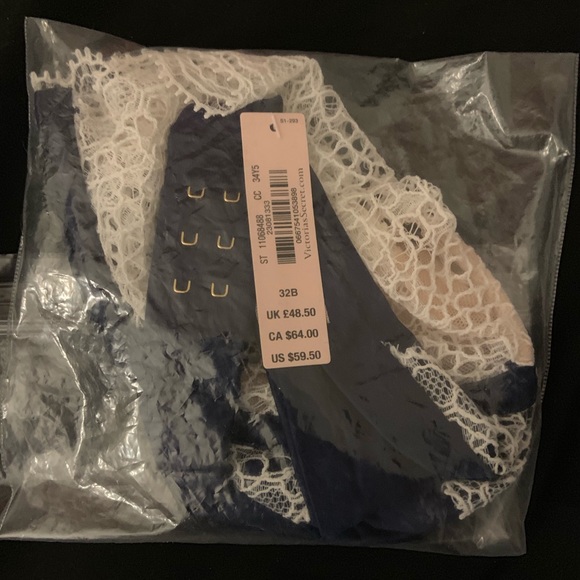 NWT Victoria’s Secret very sexy white lace bra - Picture 4 of 4